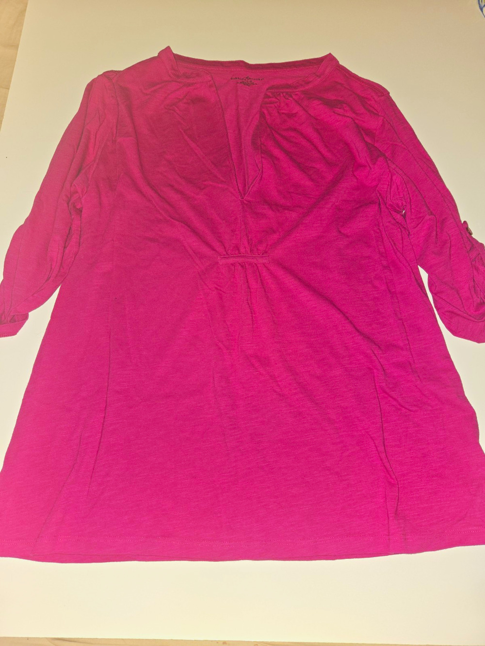 Bobbie Brooks Women’s 1X Pink Tunic Top 3/4 Roll Tab Sleeve Split Neck Casual